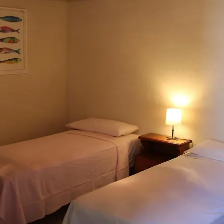 - With Private Garden And Garage בית נופש