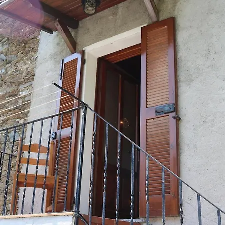 - With Private Garden And Garage בלאנו