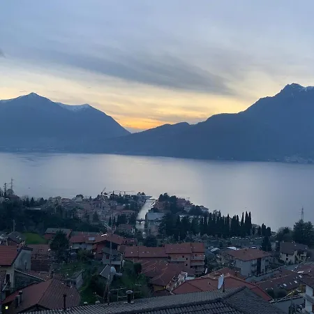 - With Private Garden And Garage בית נופש