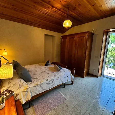 - With Private Garden And Garage 別荘