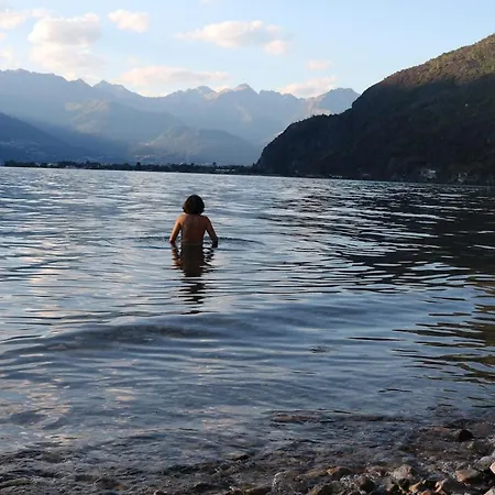 - With Private Garden And Garage Σπίτι διακοπών Bellano