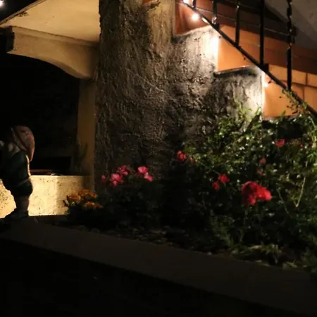 - With Private Garden And Garage Σπίτι διακοπών